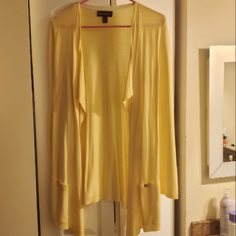 Light yellow sweater